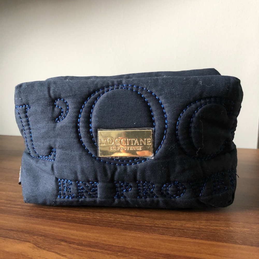 βSOLDβ β¨2/$15 π L'Occitane Cosmetic Bag - Picture 2 of 6